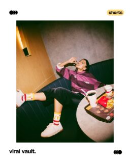 McDonald’s just made festive cravings extra cozy. With the Merry Meal, it’s not just your favourite burger and dessert coming together-it’s the cuuutest Santa Socks joining the party too. A little bite of joy, a lot of merriness, and socks that are serving peak Christmas vibes, but only for a limited time. Consider this your sign to order now.
#McDonaldsIndia #MerryMeal #FestiveSeason #SantaSocks #ChristmasVibes #LimitedTime #FoodMeetsFun #ViralVaultIndia